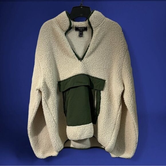 Forever 21 Other - Forever 21 Men's Sweater with Neck Closure Beige Size L